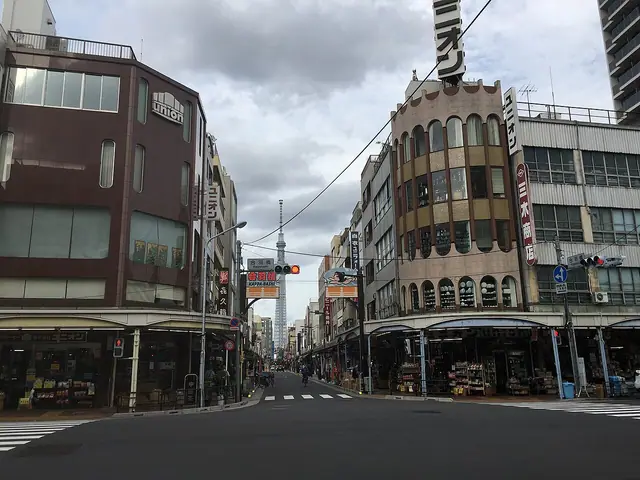 Gifu Crafts in Tokyo: Knives, Pottery and Food Replicas